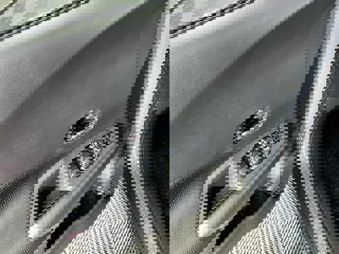 Used 2021 Nissan Kicks SV image 14