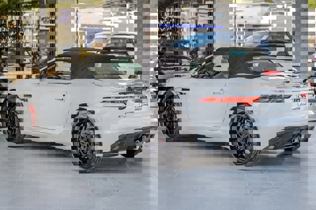 Used 2014 Jaguar F-TYPE Convertible image 10