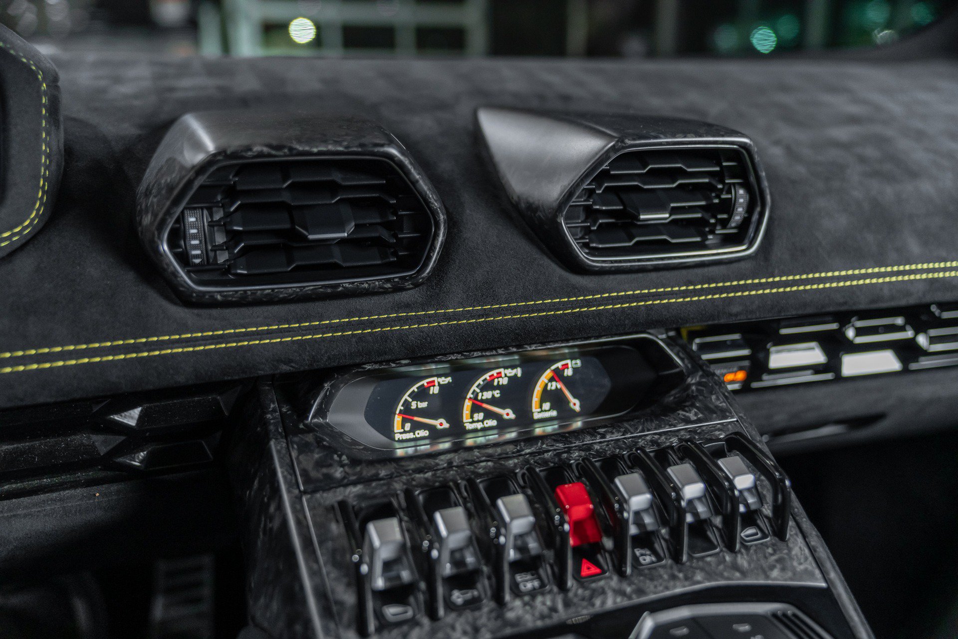 Used 2018 Lamborghini Huracan Performante AWD/4WD image 10