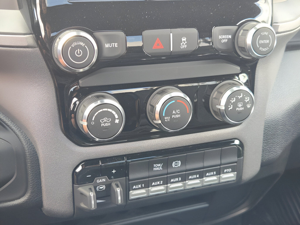 New 2026 RAM 5500 Tradesman AWD/4WD image 23