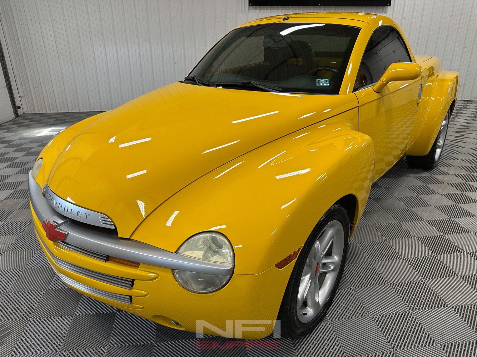 Used 2004 Chevrolet SSR w/ Preferred Equipment Group RWD image 6