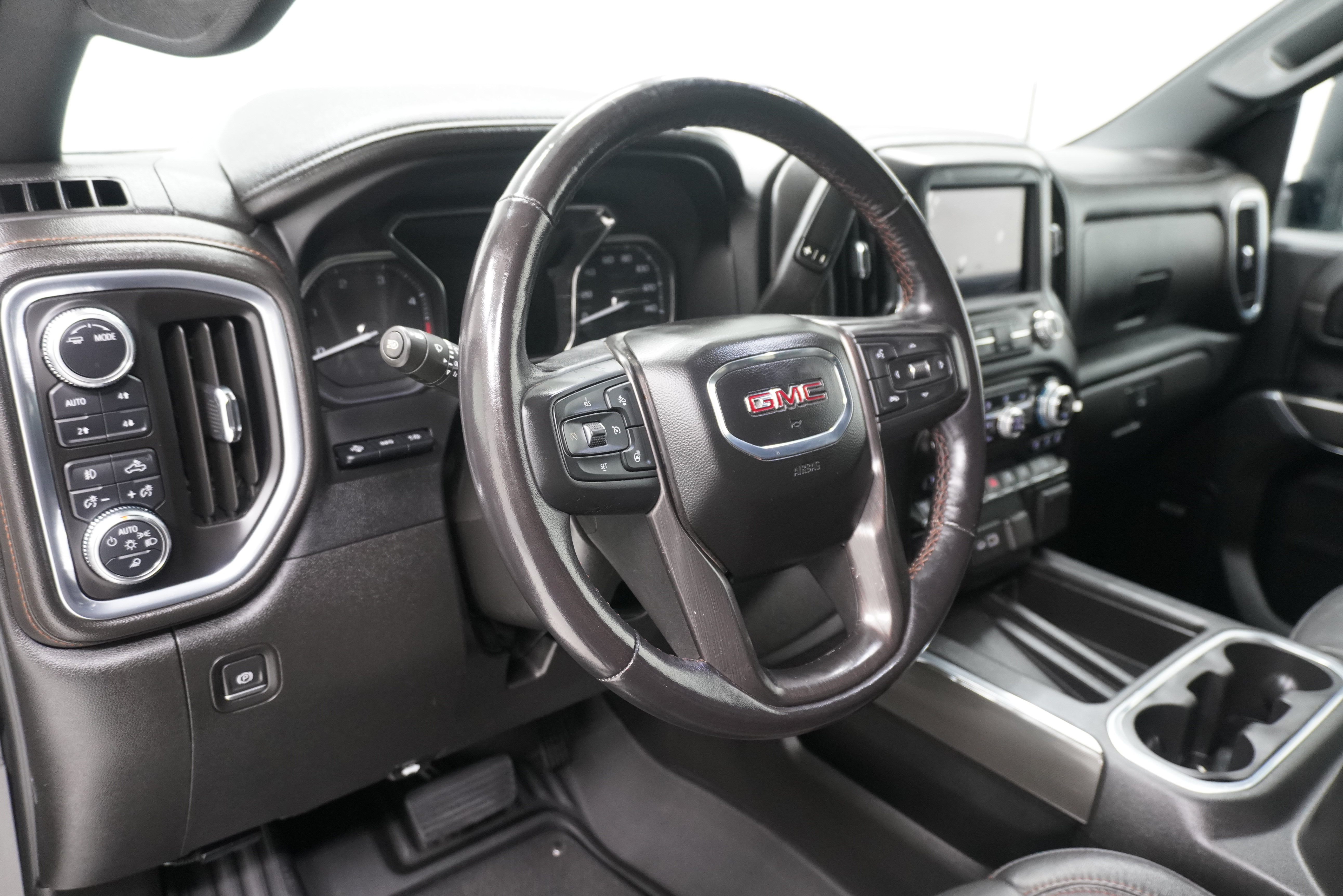 Used 2022 GMC Sierra 2500 AT4 w/ AT4 Premium Plus Package AWD/4WD image 14