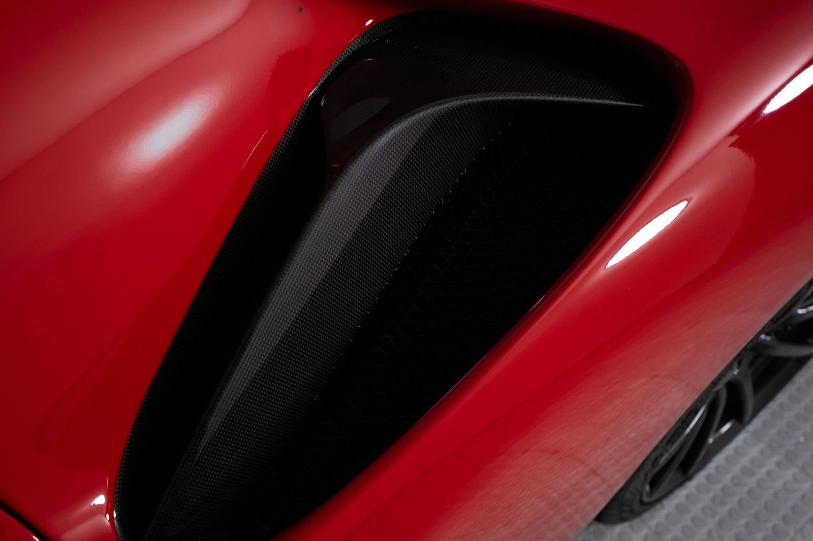 Certified 2022 Ferrari SF90 Stradale AWD/4WD image 36