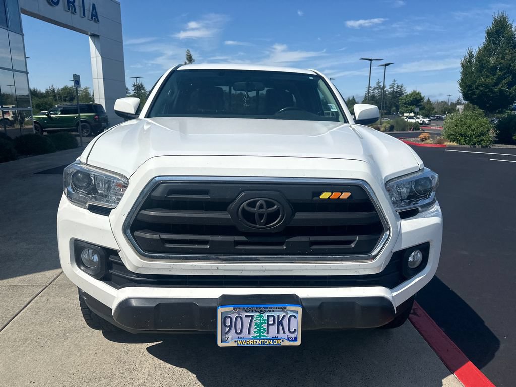 Used 2016 Toyota Tacoma SR5 w/ SR5 Appearance Package (SN) AWD/4WD image 7