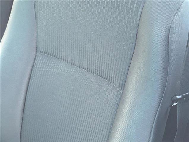 Used 2018 Toyota RAV4 LE image 15