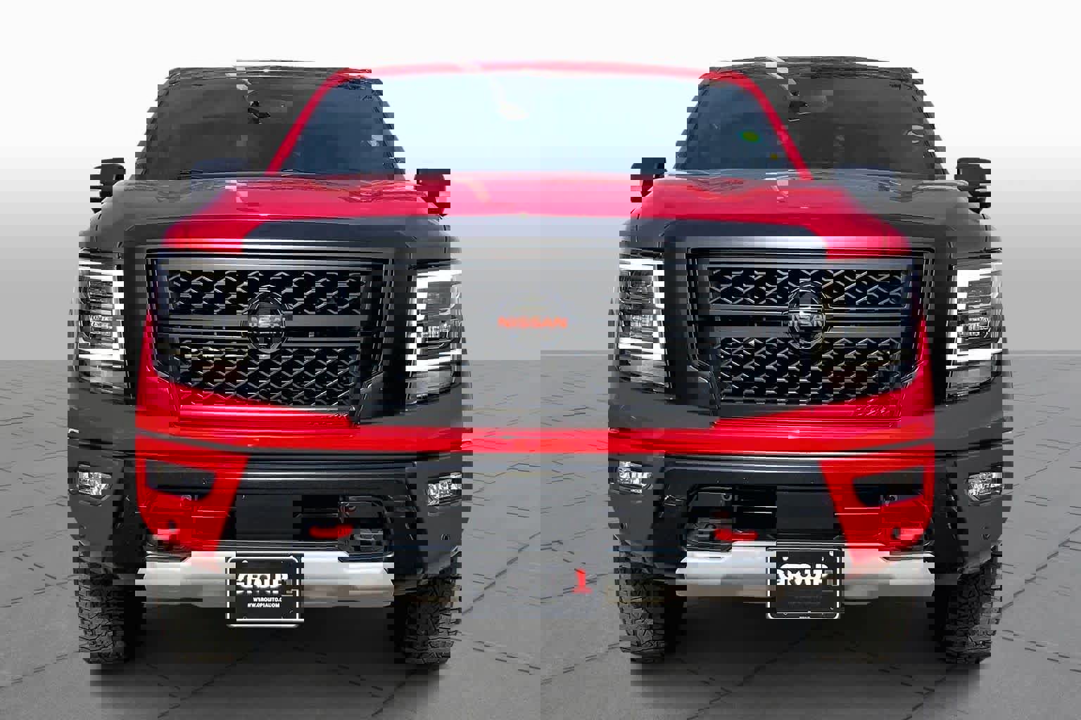 Used 2022 Nissan Titan PRO-4X w/ Pro-4x Convenience Package image 3