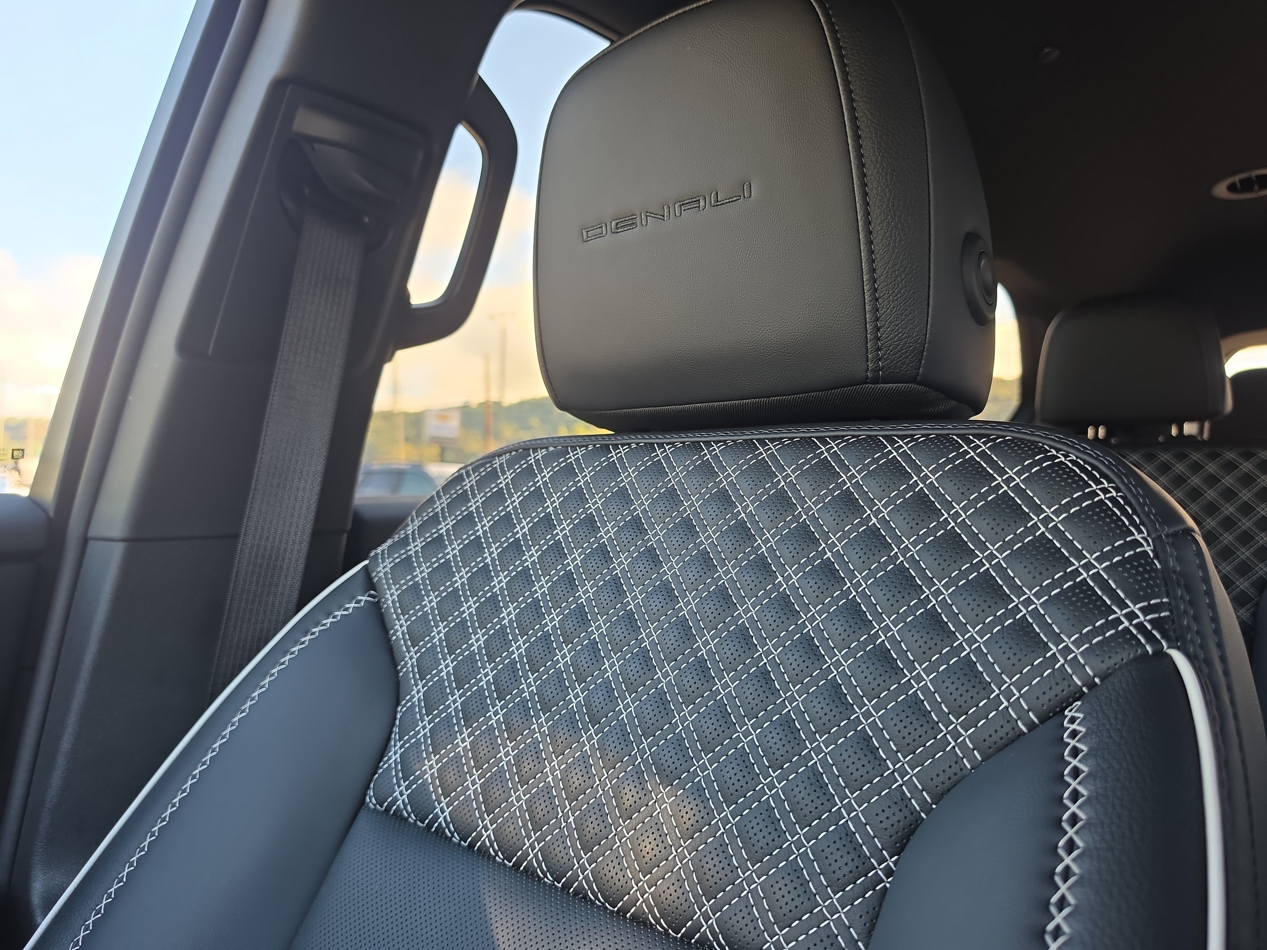 Used 2025 GMC Acadia Denali w/ LPO, Floor Liner Package AWD/4WD image 35