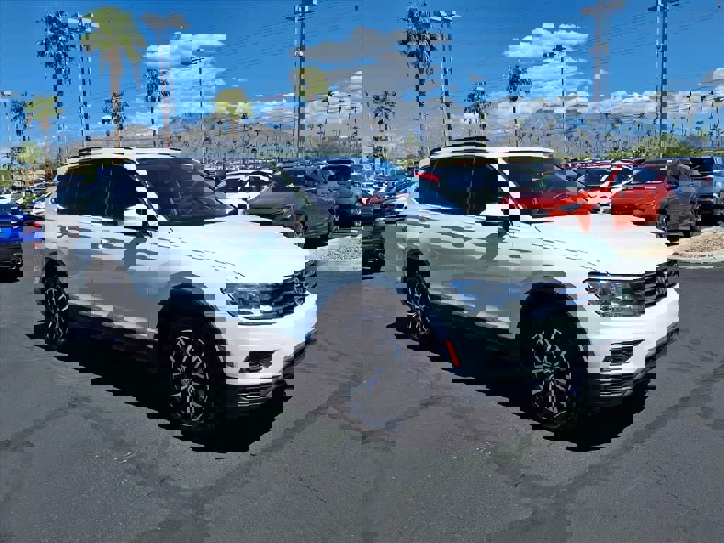 Used 2021 Volkswagen Tiguan SE w/ Panoramic Sunroof Package