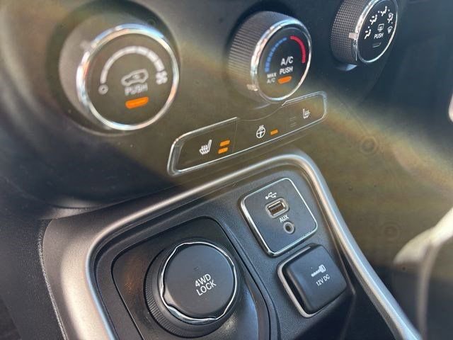 Used 2018 Jeep Compass Latitude w/ Cold Weather Group image 24