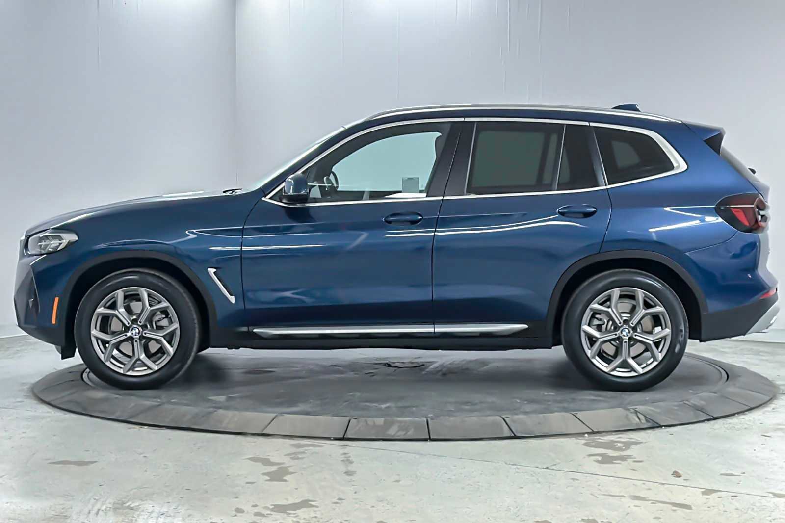 Used 2023 BMW X3 xDrive30i w/ Convenience Package w/ZPA image 5