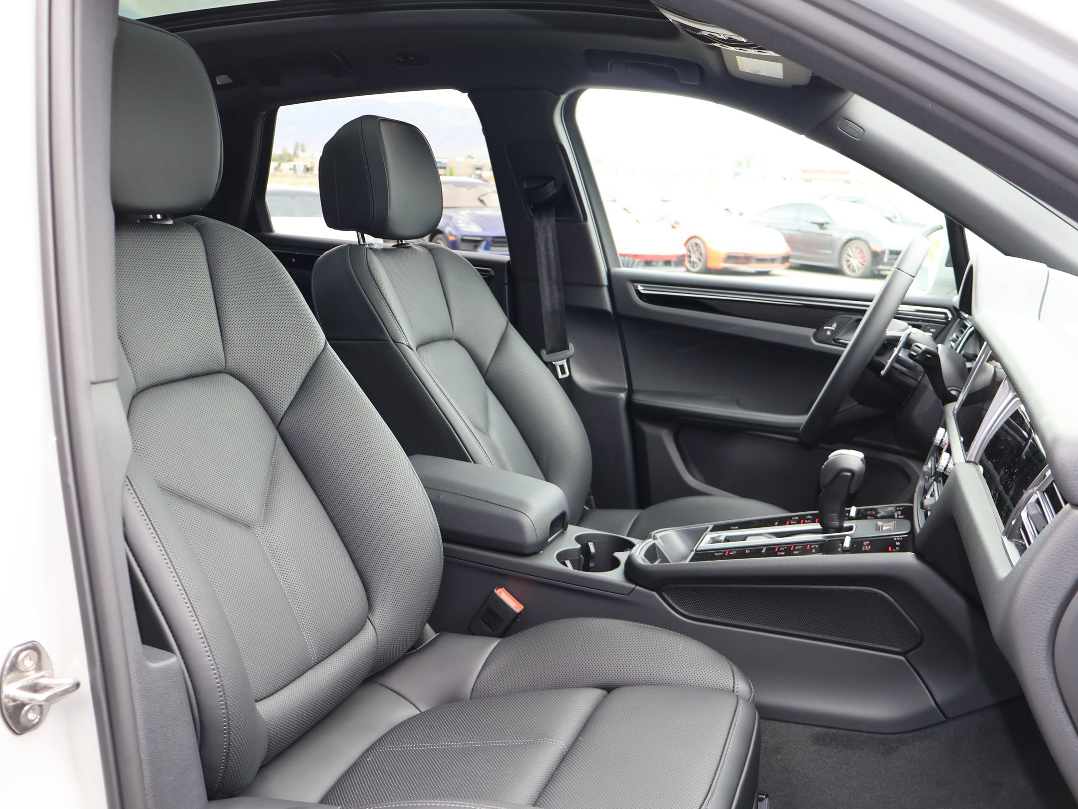 New 2026 Porsche Macan AWD/4WD image 26