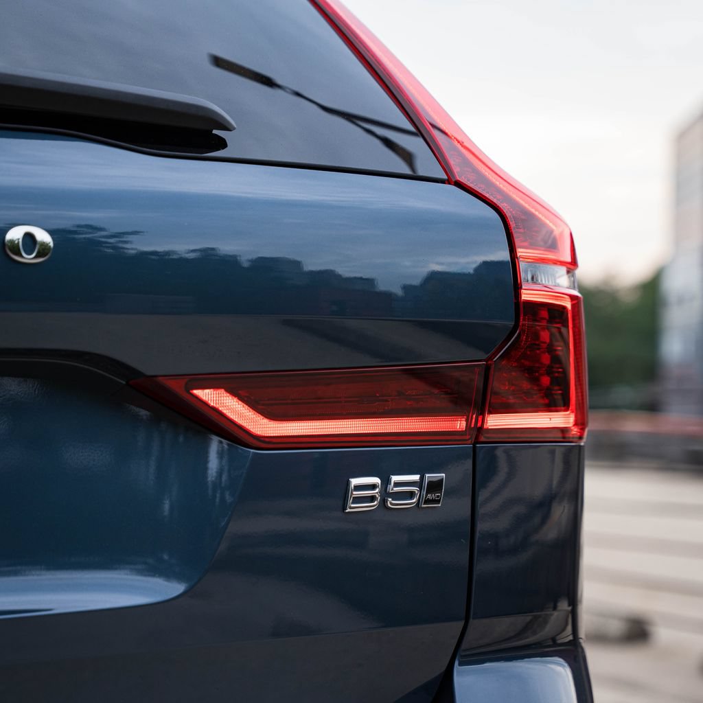 Certified 2026 Volvo XC60 B5 Ultra AWD/4WD image 5