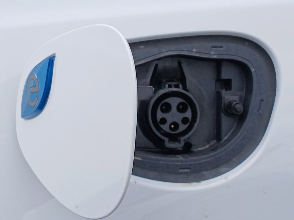 Used 2024 Chrysler Pacifica Premium image 29