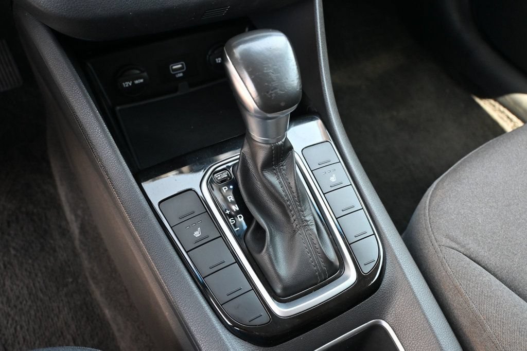 Used 2020 Hyundai Ioniq SE FWD image 10