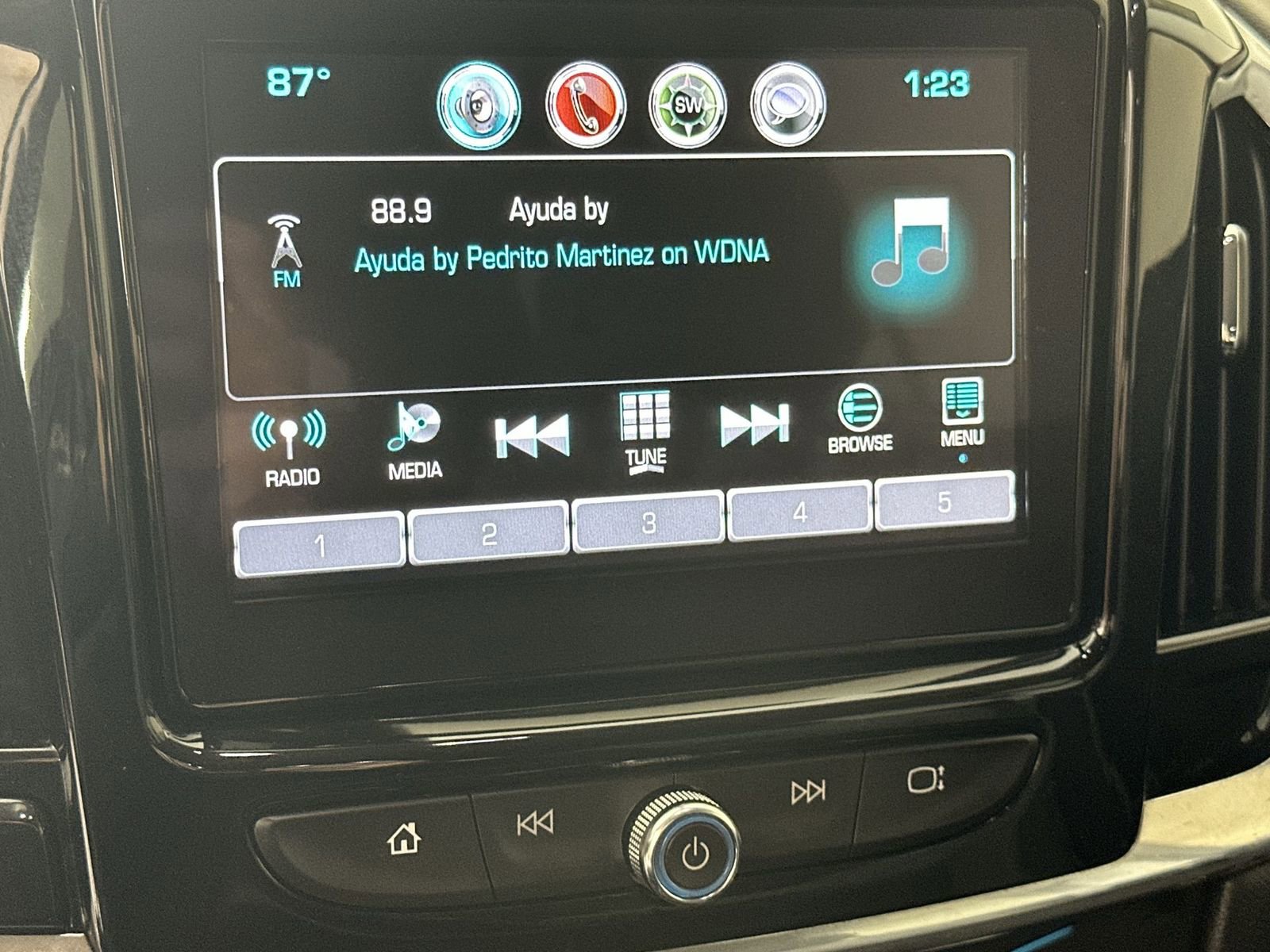 Used 2019 Chevrolet Traverse LT FWD image 18