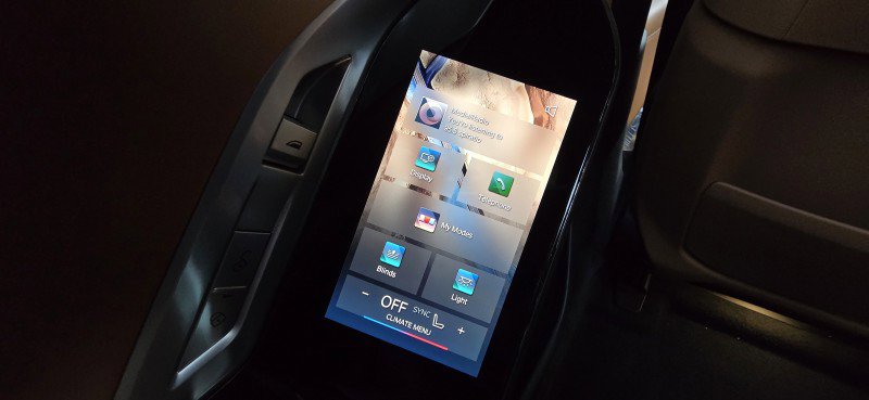 Certified 2023 BMW 740i image 23