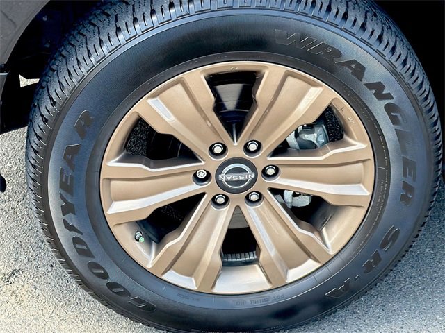 Used 2024 Nissan Titan SV w/ SV Bronze Edition Package image 17