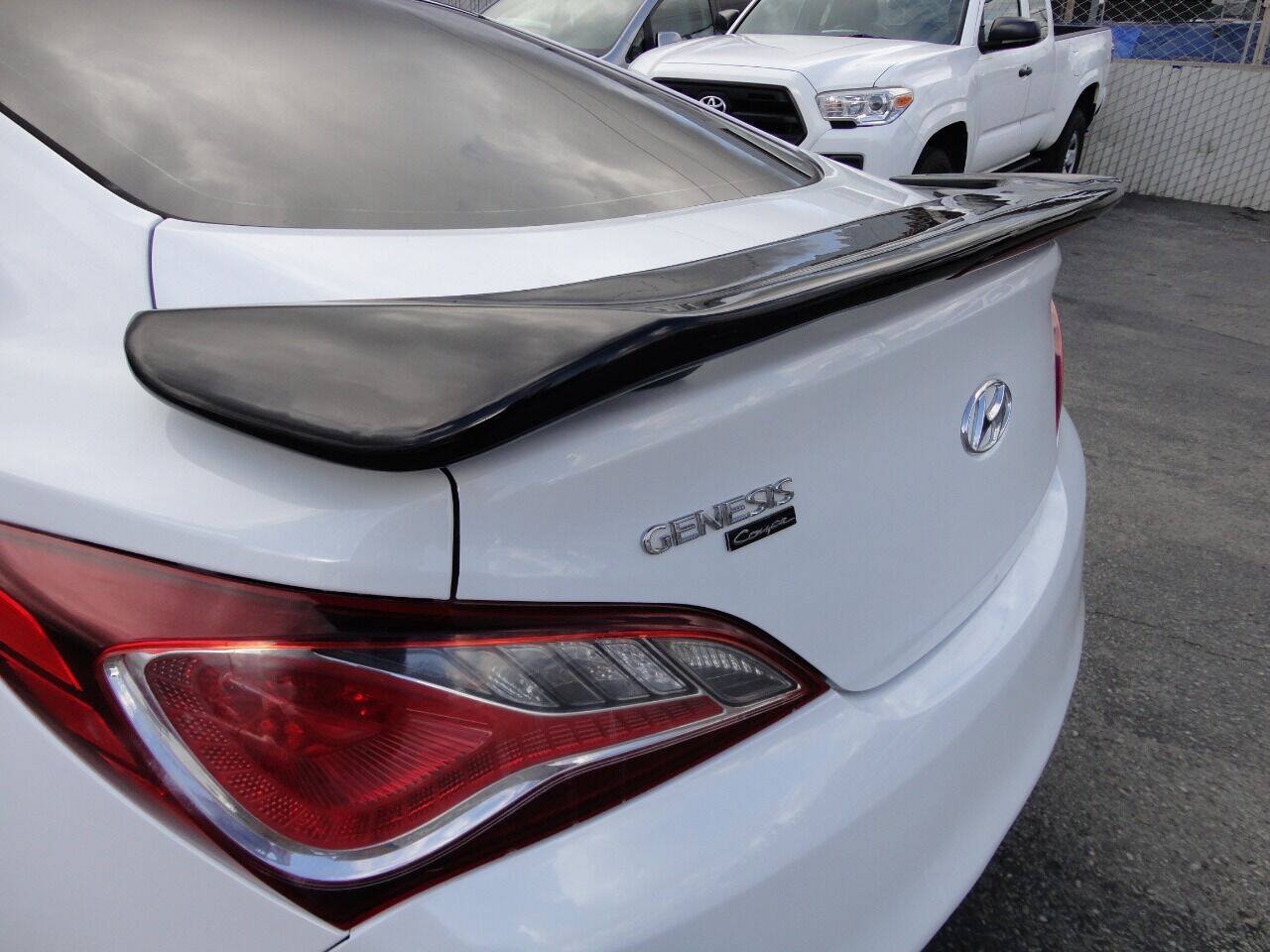 Used 2016 Hyundai Genesis 3.8 RWD image 14