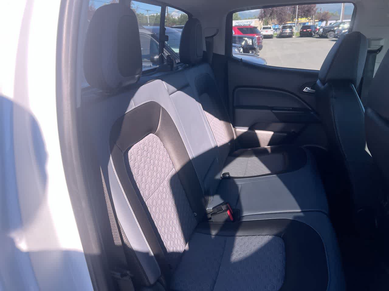 Used 2017 Chevrolet Colorado Z71 AWD/4WD image 24