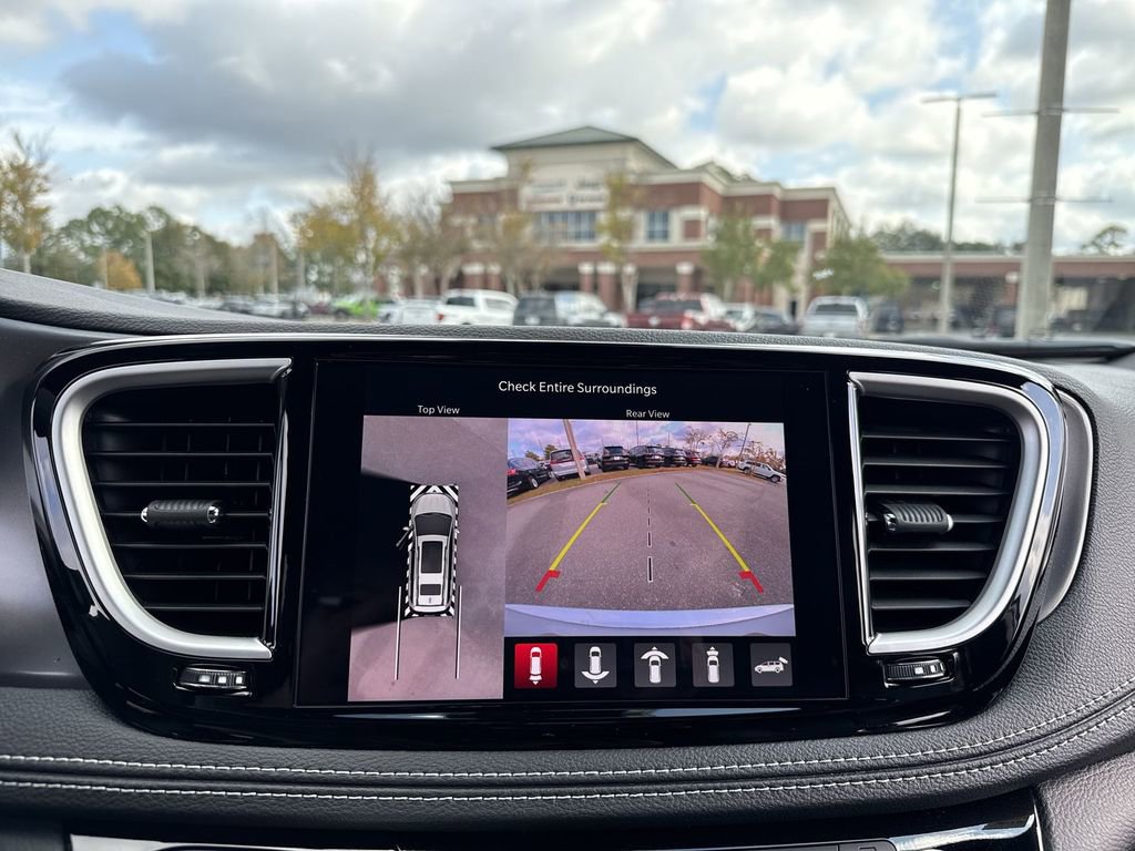 New 2026 Chrysler Pacifica Select FWD image 24