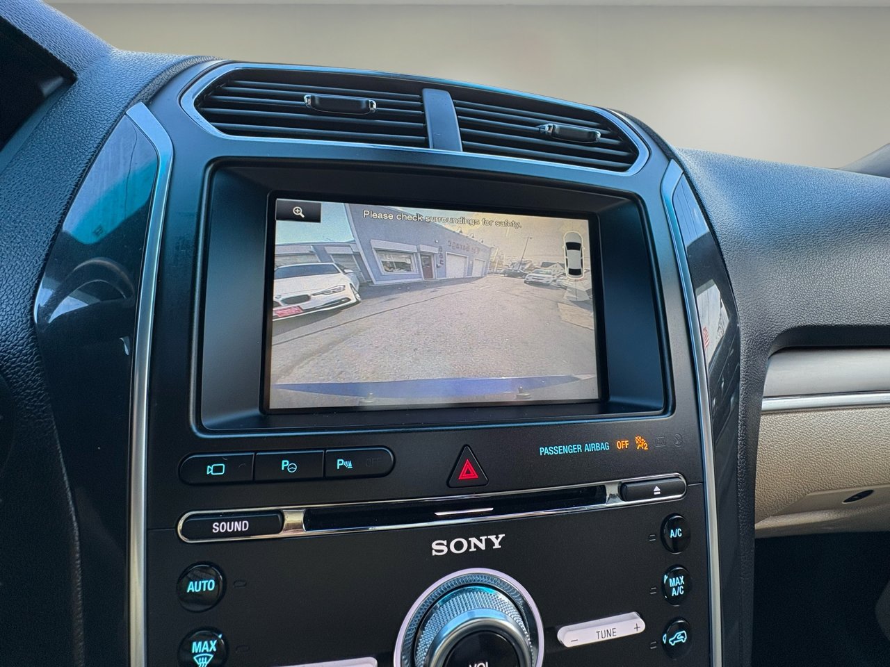 Used 2016 Ford Explorer Limited w/ Equipment Group 301A image 16