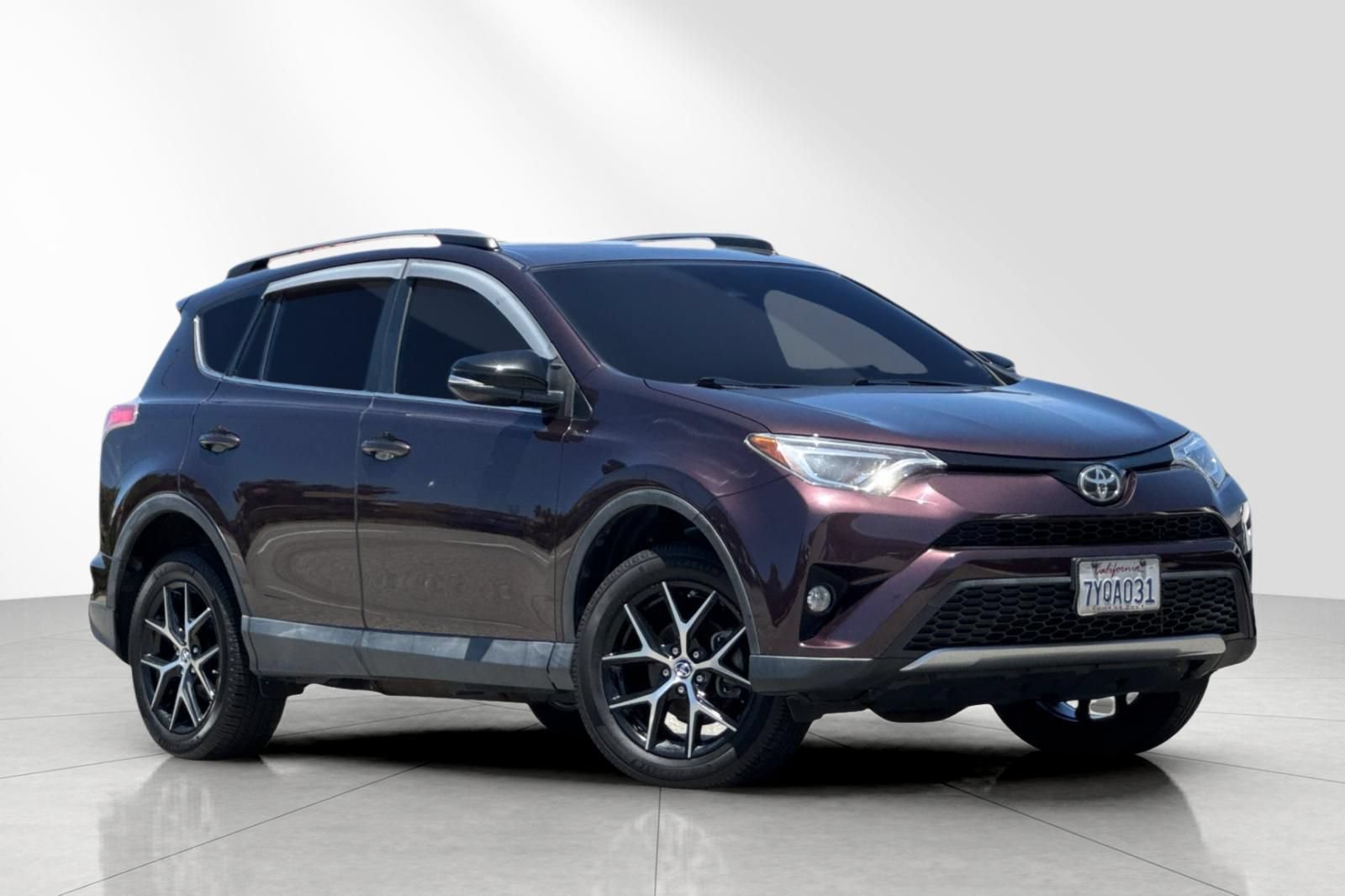Used 2017 Toyota RAV4 SE w/ Power Special Value Package AWD/4WD image 2