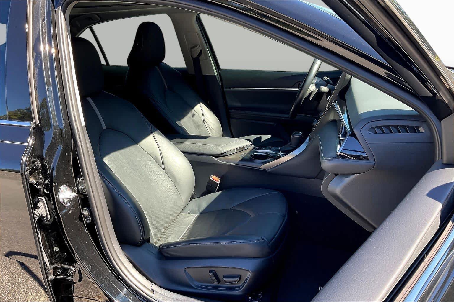 Used 2024 Toyota Camry XSE w/ Navigation Package FWD image 8