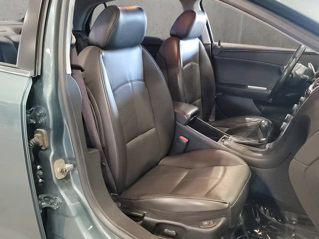 Used 2009 Chevrolet Malibu LTZ FWD image 17