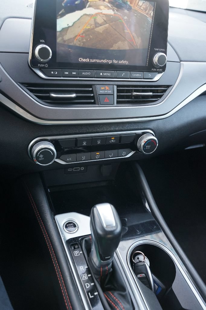 Used 2023 Nissan Altima 2.5 SR FWD image 11