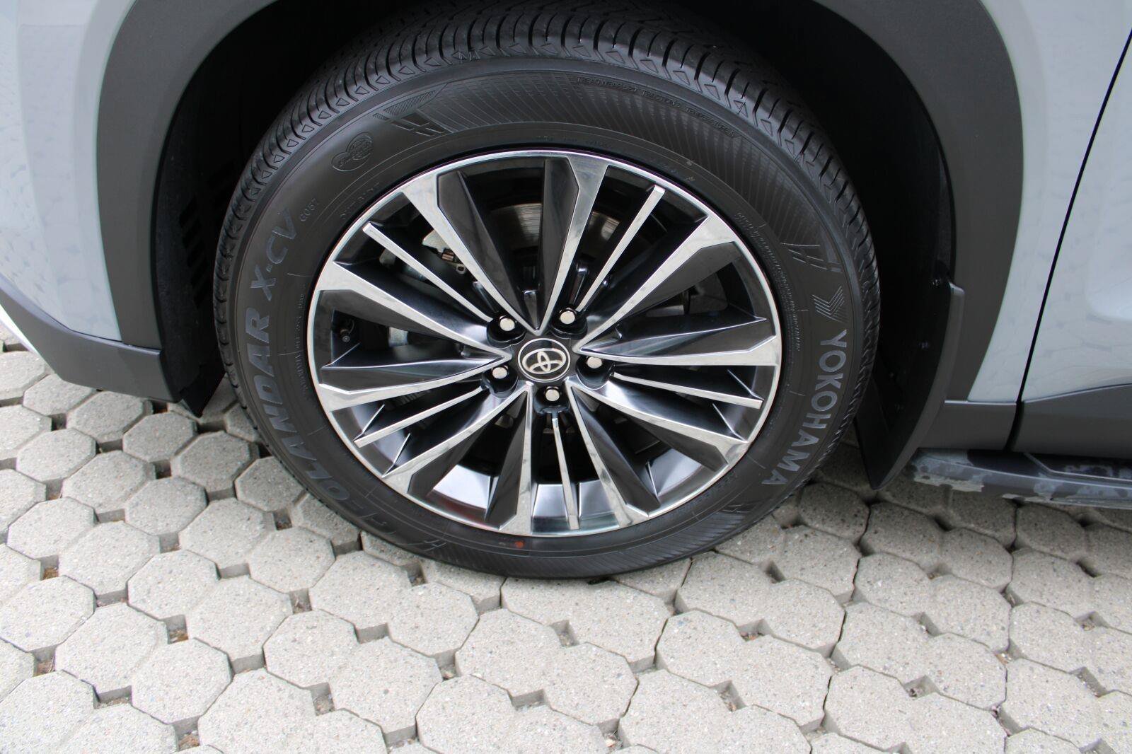 Used 2025 Toyota Grand Highlander AWD Hybrid image 12