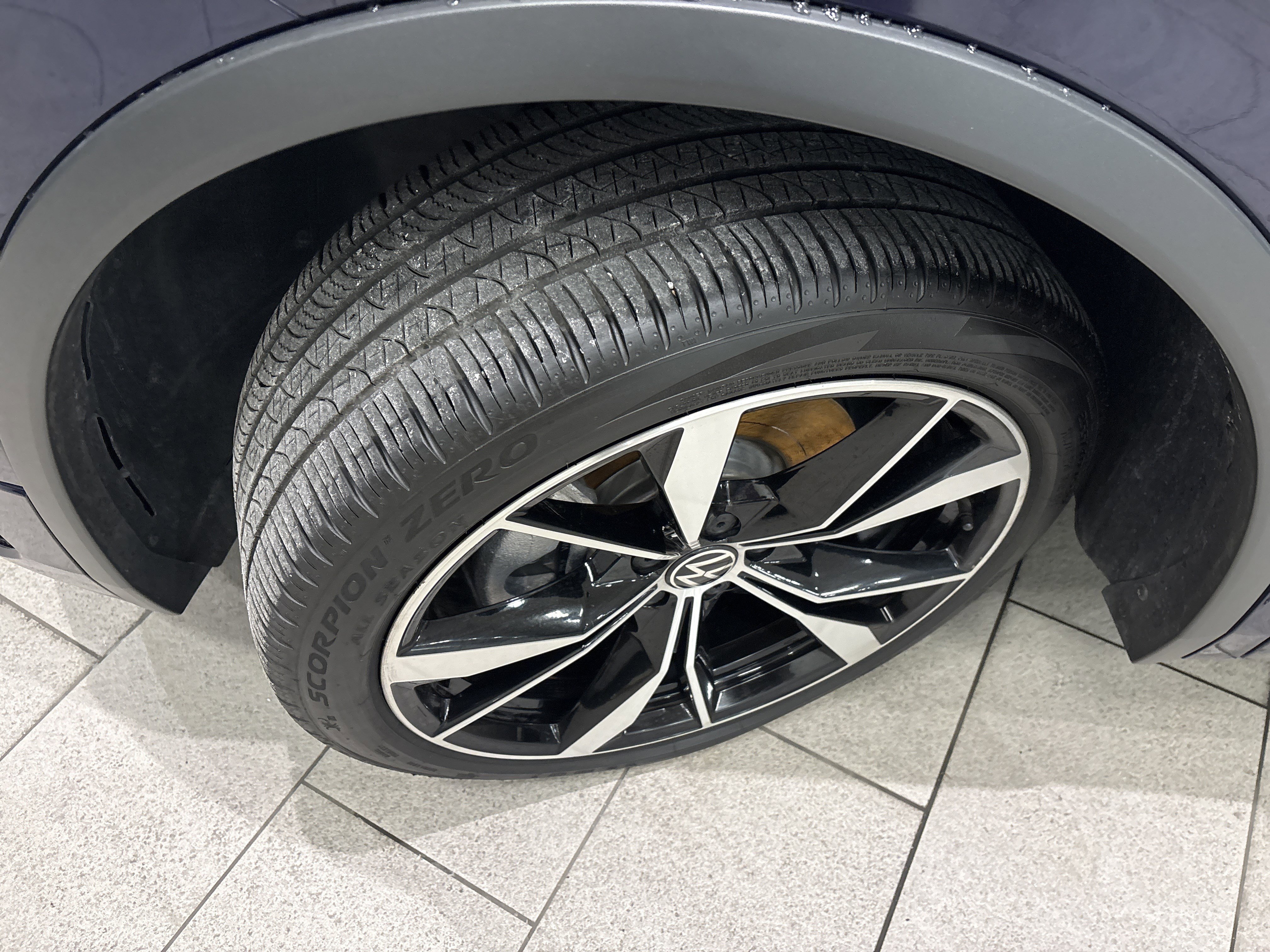 Used 2023 Volkswagen Tiguan SEL R-Line image 7