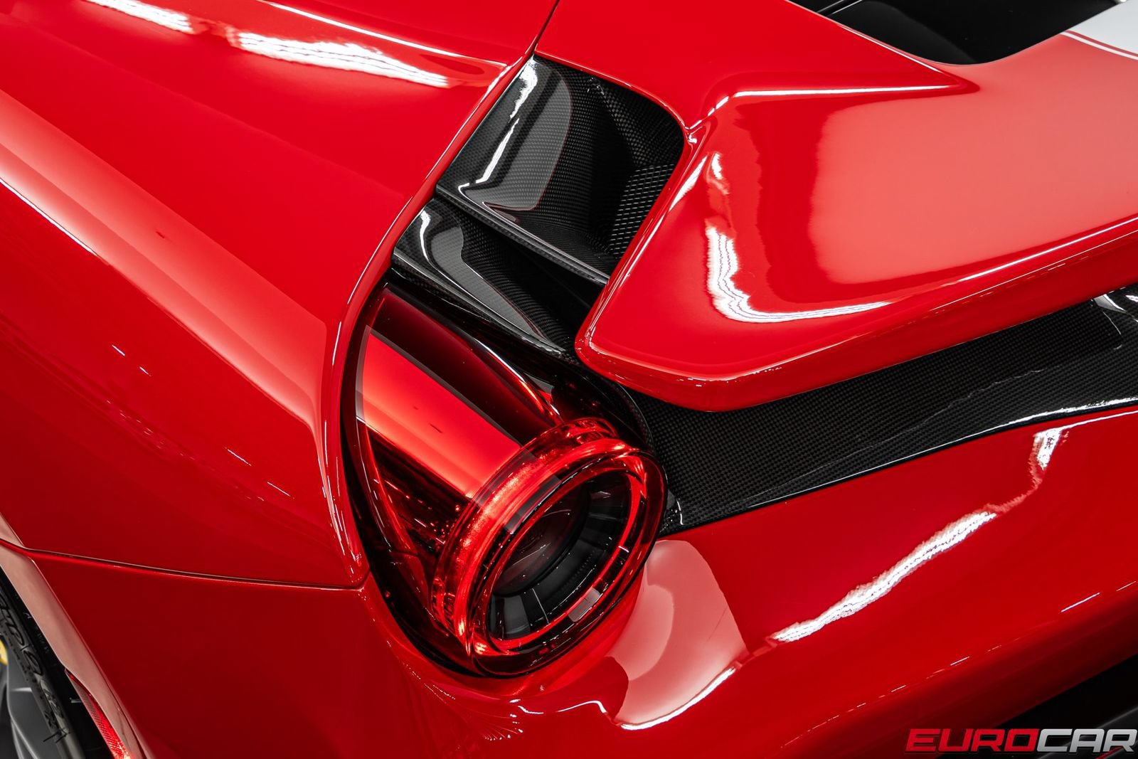 Used 2019 Ferrari 488 Pista Coupe RWD image 25