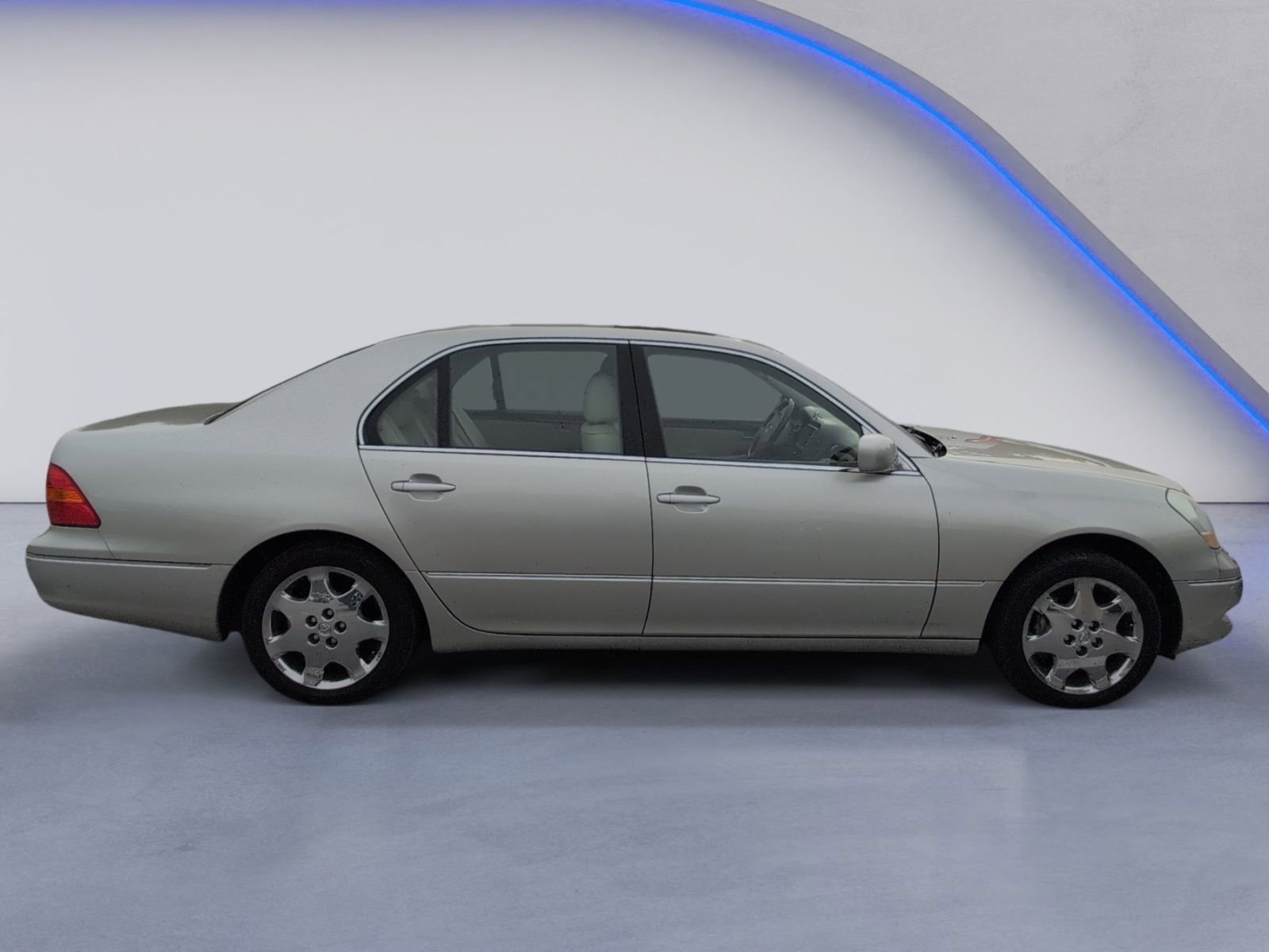 Used 2002 Lexus LS 430 RWD image 3