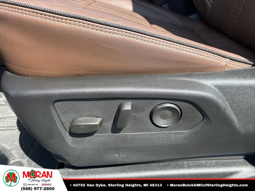 Used 2025 Chevrolet Tahoe High Country AWD/4WD image 11
