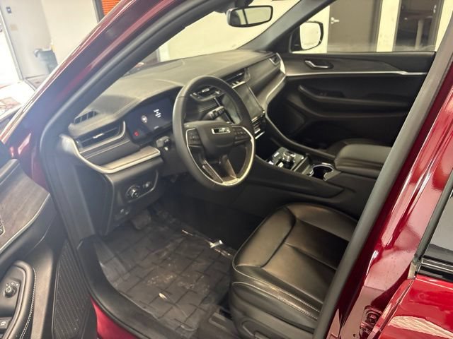 Used 2024 Jeep Grand Cherokee Limited AWD/4WD image 14