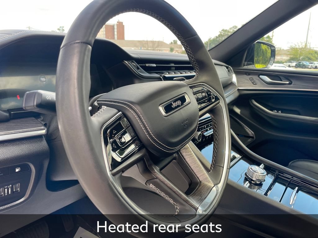 Used 2023 Jeep Grand Cherokee Overland w/ Luxury Tech Group IV AWD/4WD image 15