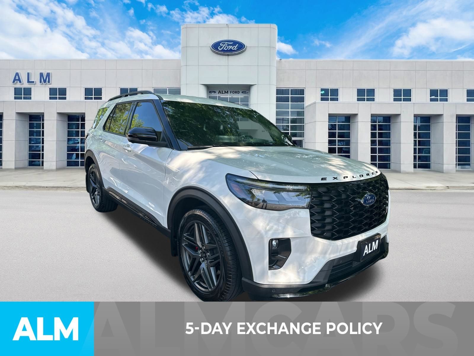 Certified 2025 Ford Explorer ST AWD/4WD image 3