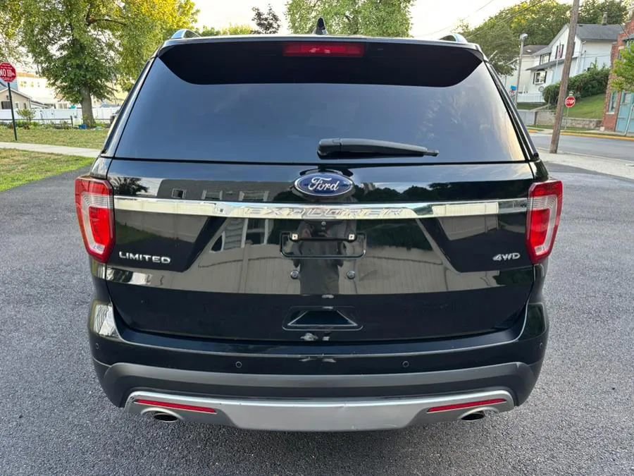 Used 2017 Ford Explorer Limited image 7