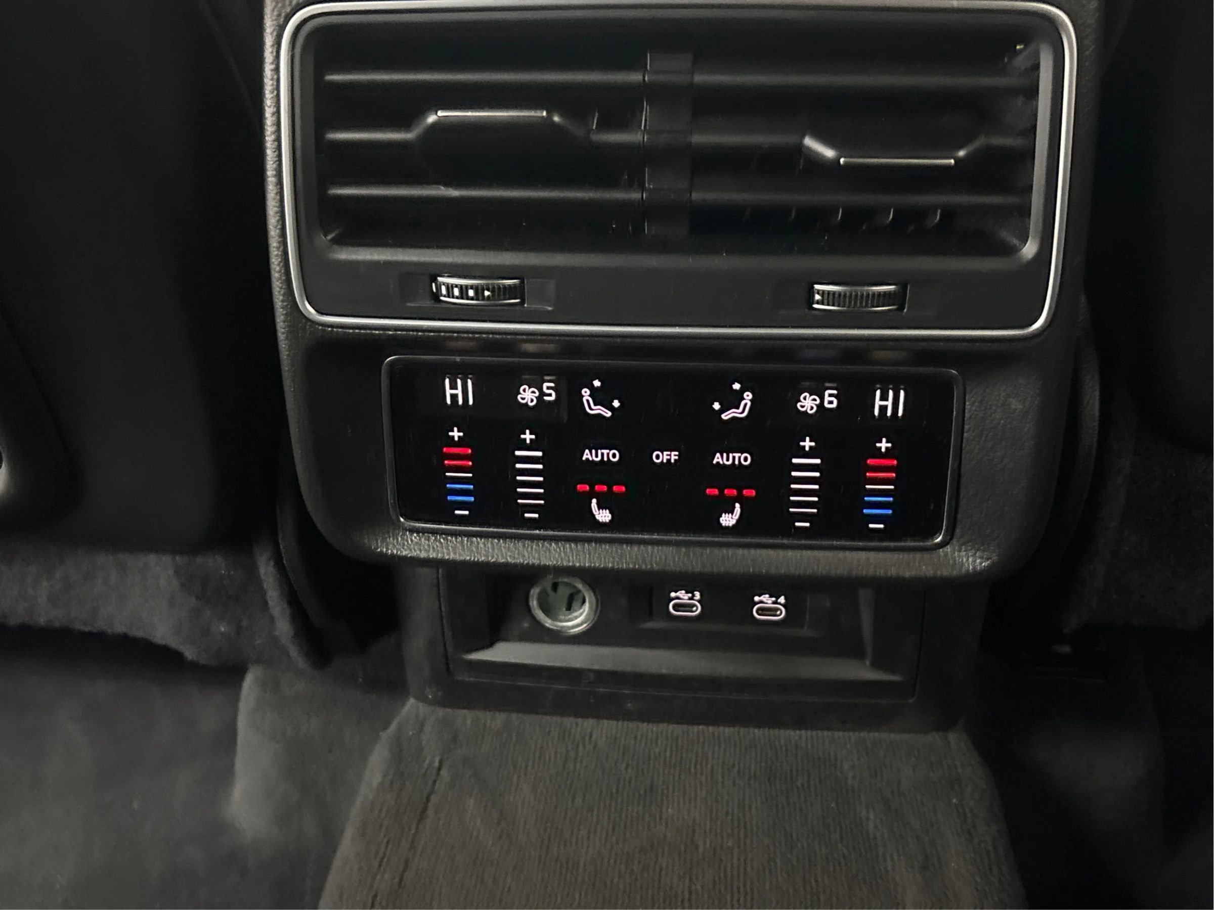 Used 2021 Audi Q7 3.0T Prestige w/ Prestige Package AWD/4WD image 29