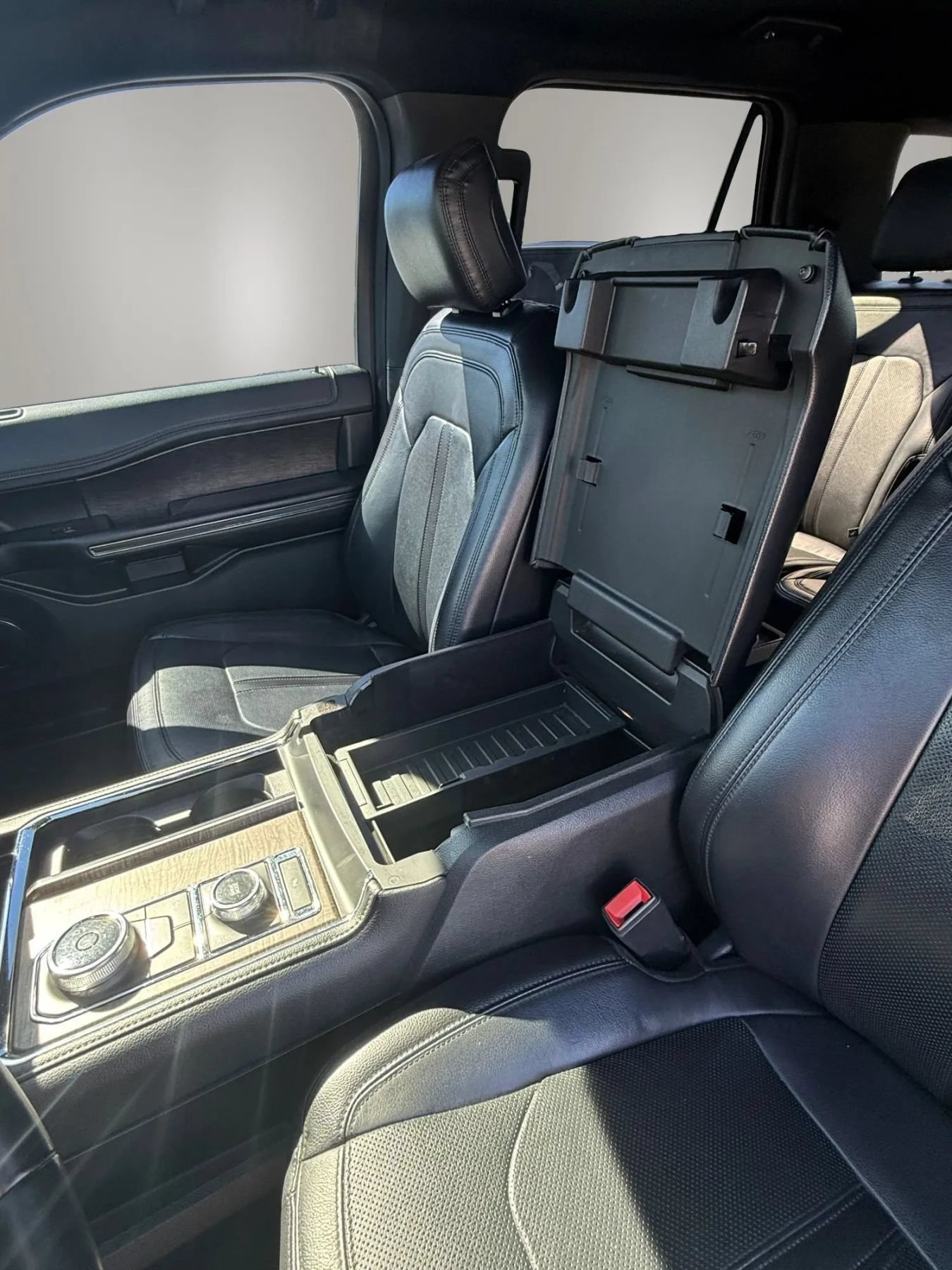 Used 2018 Ford Expedition Limited AWD/4WD image 17