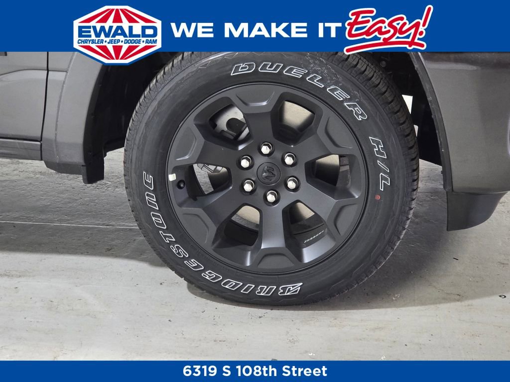 New 2026 RAM 1500 4x4 Crew Cab image 9