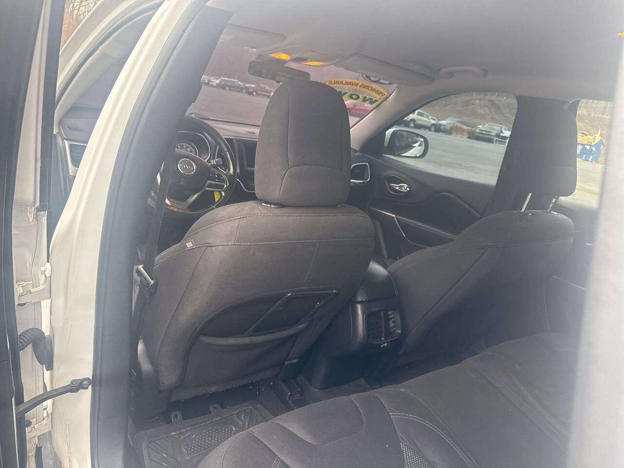 Used 2020 Jeep Cherokee Latitude w/ Cold Weather Group image 20