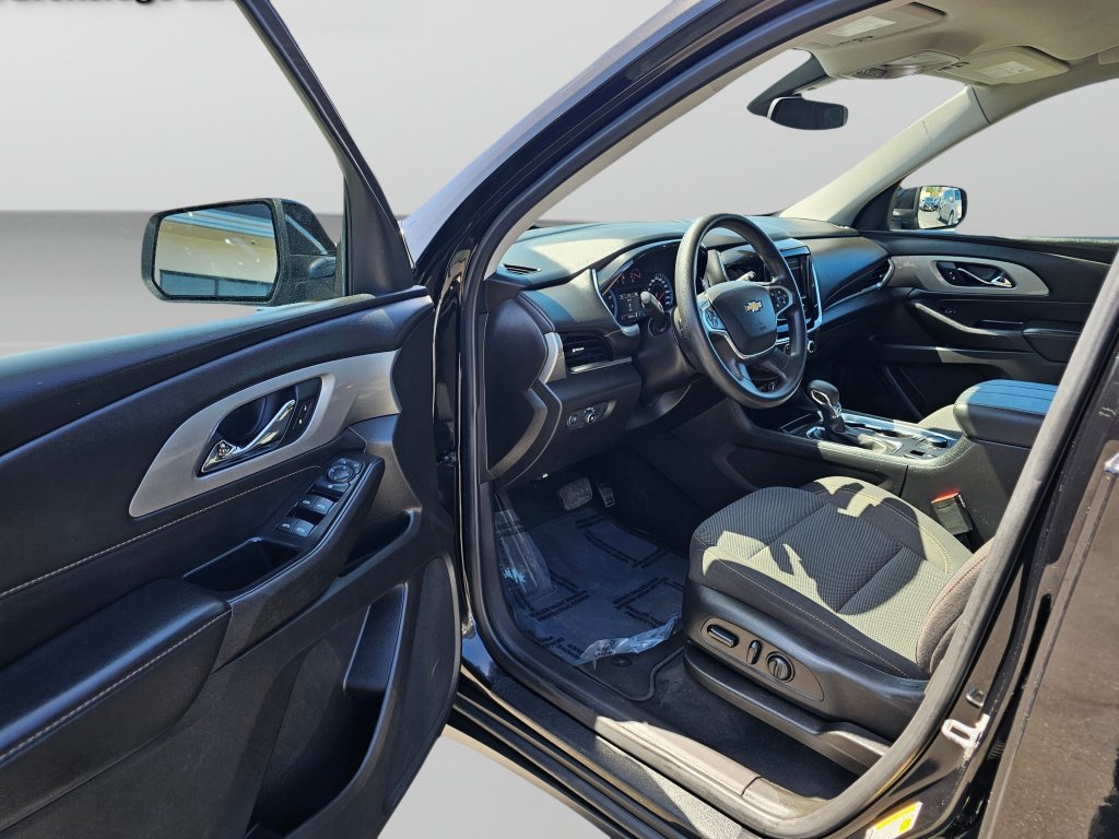Used 2021 Chevrolet Traverse LS AWD/4WD image 20