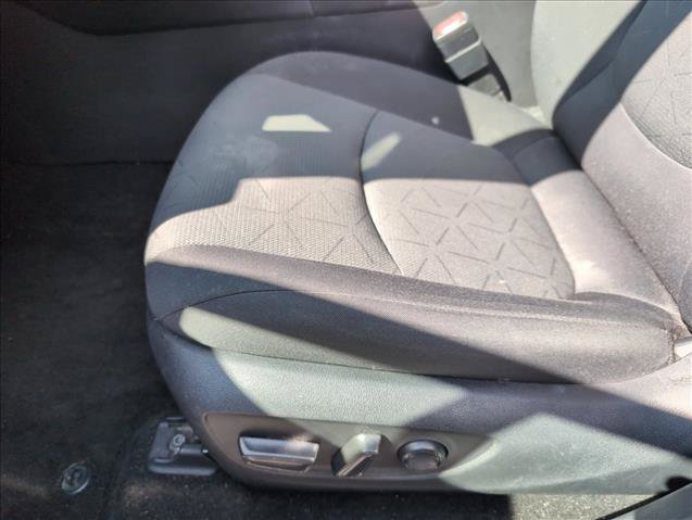 Used 2021 Toyota RAV4 XLE w/ XLE Grade Weather Package AWD/4WD image 10