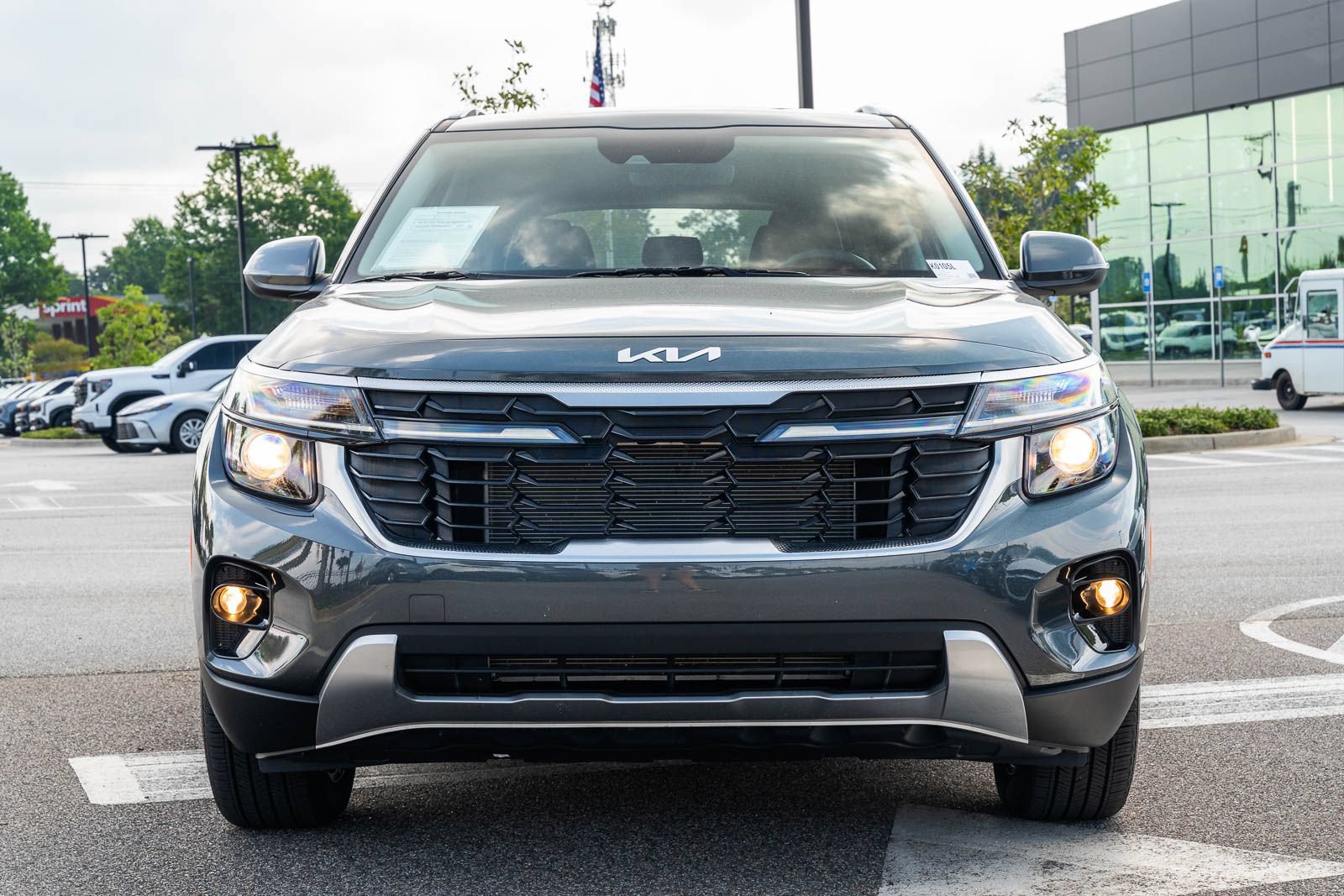 Used 2026 Kia Seltos S FWD image 2