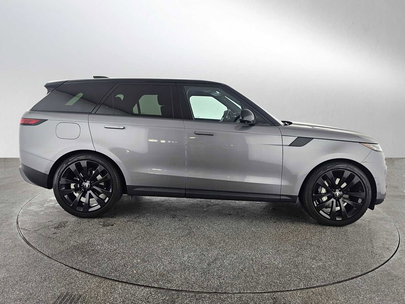 Used 2023 Land Rover Range Rover Sport SE image 6