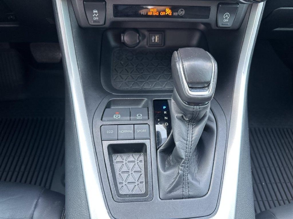 Used 2024 Toyota RAV4 XLE Premium FWD image 17