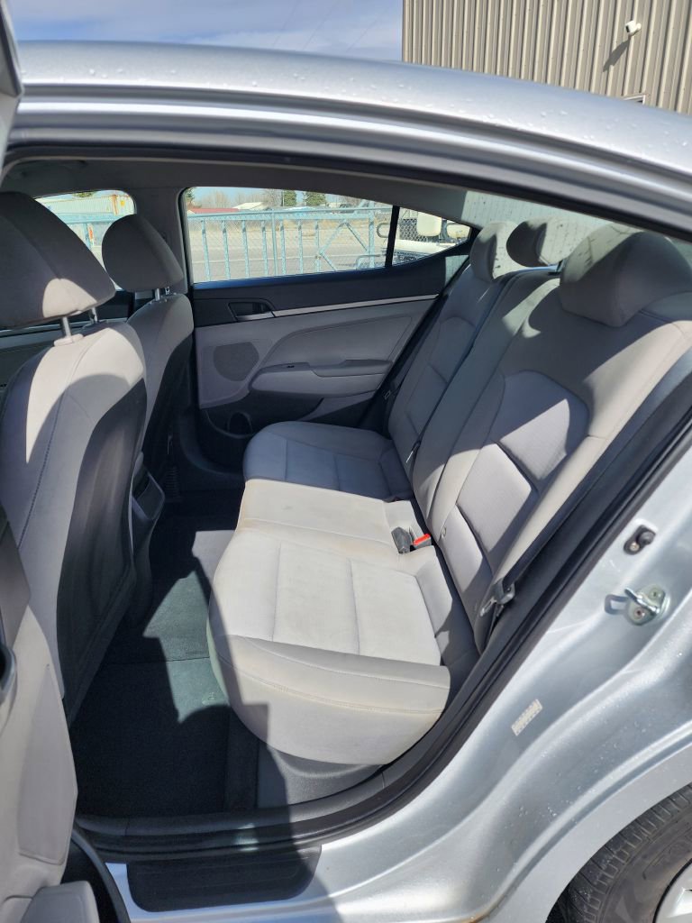 Used 2017 Hyundai Elantra SE FWD image 8