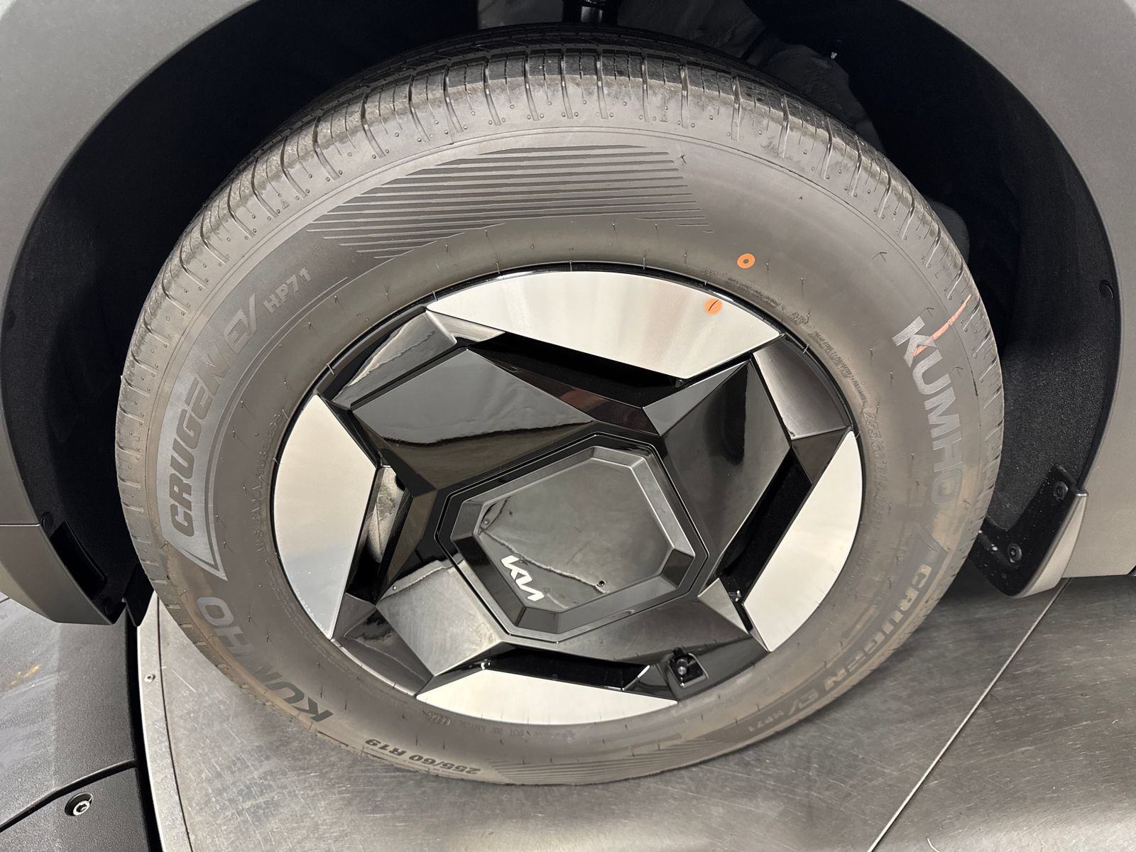 New 2026 Kia EV9 Wind AWD/4WD image 2