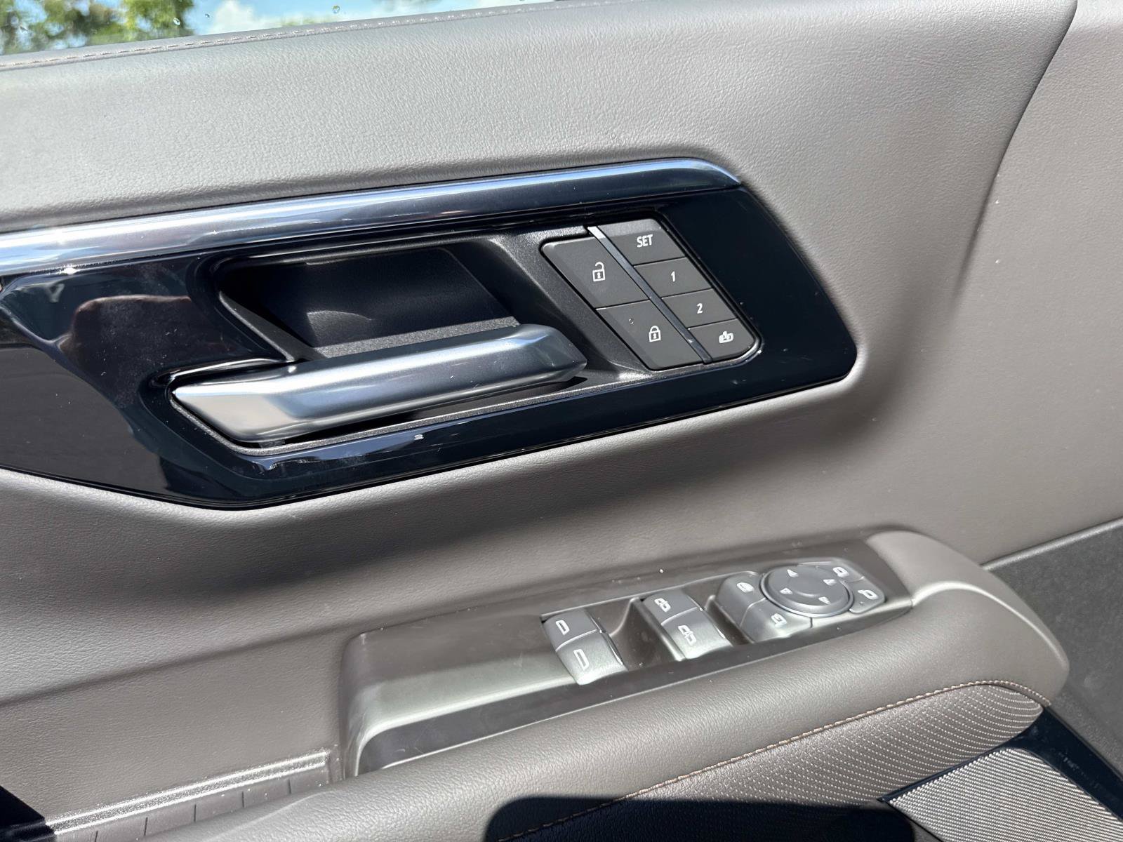 New 2026 Chevrolet Suburban High Country AWD/4WD image 19